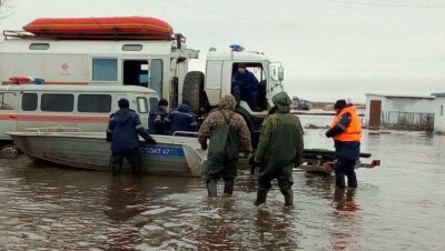 В двух областях закрыли дороги из-за паводков