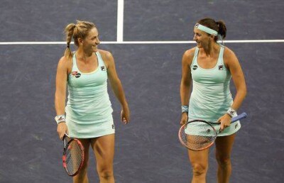 Ярослава Шведова и Тимя Бабош проиграли в финале "Уимблдона"