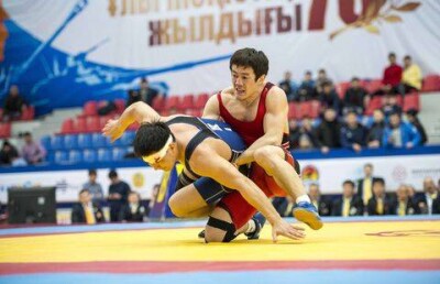 Бросок казахстанского борца признали лучшим на чемпионате Азии