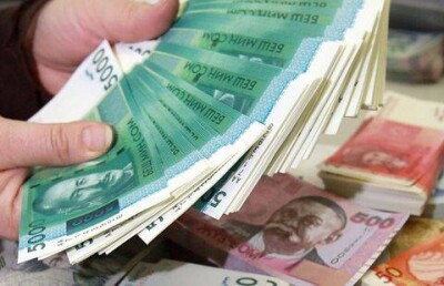 Кыргызский сом падает по отношению к доллару вслед за тенге
