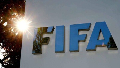FIFA разрешит арбитрам прерывать матчи из-за расизма
