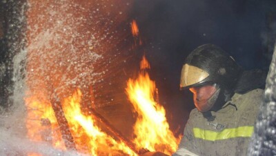 В вахтовом посёлке Тенгиз тушат пожар