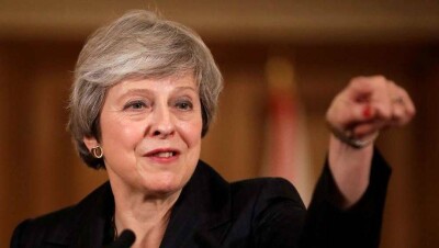 Сделка по Brexit: Мэй не отступится, парламентарии готовы выразить ей вотум недоверия