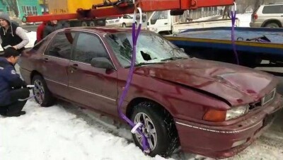 В Алматы мужчина погиб в ДТП, пробив головой лобовое стекло