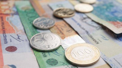 Курс доллара опустился ниже 312 тенге