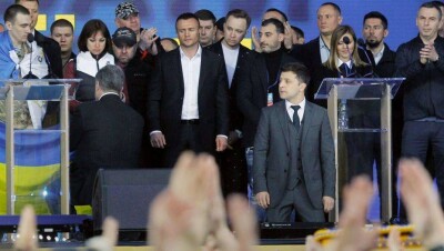 Как проходили дебаты в Киеве: Зеленский vs Порошенко 