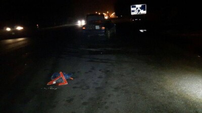 Бросавшуюся под колёса машин женщину сбили в Алматы