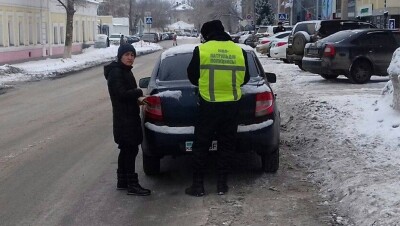 В Уральске перестали выдавать автомобильные госномера
