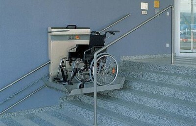 Механический пандус в подземном переходе у "Хан Шатыра" пообещали отремонтировать 