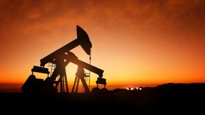 Цена нефти Brent поднялась выше 52 долларов за баррель