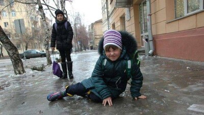 В Семее отменили занятия у школьников из-за гололедицы