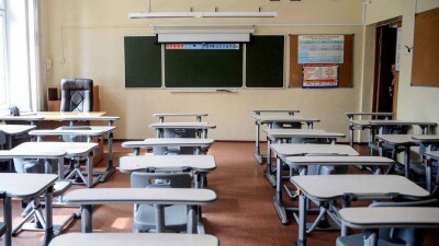 В Астане отменили занятия во вторую смену для школьников и студентов колледжей 