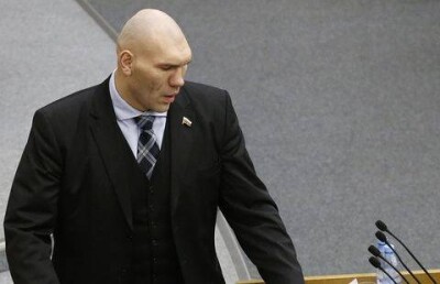 Валуев выложил в Сеть видео рукопожатия с Назарбаевым