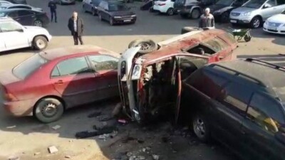 Везучая нарушительница ПДД в Алматы выжила, выполнив каскадёрский трюк 