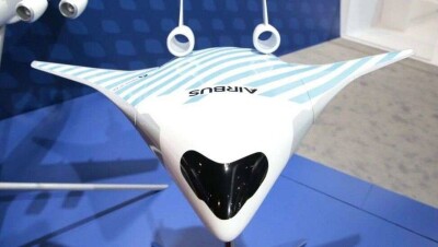 Airbus показал "зелёную" модель самолёта без иллюминаторов
