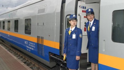 "Эйр Астана" обучает культуре общения проводников "Тулпар-Тальго" 