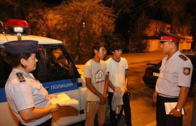 Полицейские Казахстана издеваются над задержанными детьми - исследование