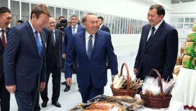 Нурсултан Назарбаев посетил предприятия Атырауской области