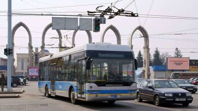 Водитель отсудил возмещение ущерба из-за упавших на авто троллейбусных проводов в Алматы