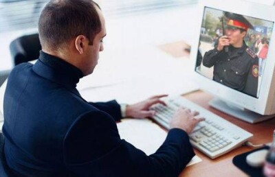 Жителя Уральска осудили за оскорбление полицейских в соцсети