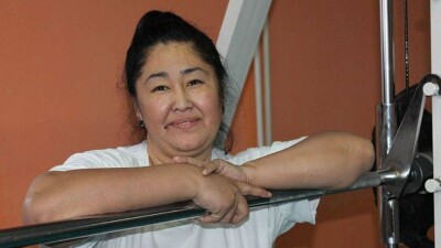 Лишившаяся обеих ног жительница Атырау: "Инвалидность изменила мою жизнь к лучшему"