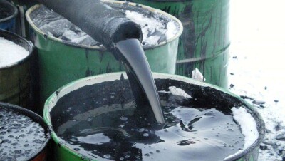 В Уральске шестерых человек лишили свободы за транспортировку битума из России