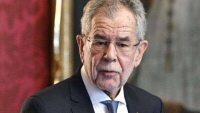 Полиция застала президента Австрии за нарушением карантина. Он засиделся в ресторане