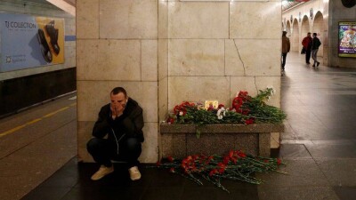 По миллиону рублей получат семьи погибших при теракте в Санкт-Петербурге
