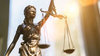 В Павлодаре оправдали главу ДГД, которого обвиняли в получении взятки в 100 тысяч долларов