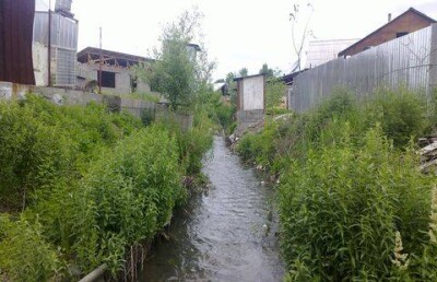 В Алматы снесут более 120 времянок, построенных на реке Султан Карасу