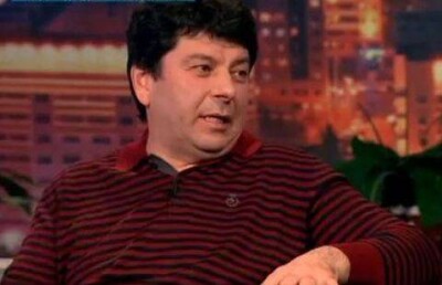 Шоумен Бауыржан Ибрагимов извинился за дебош в гостинице и подарил цветы