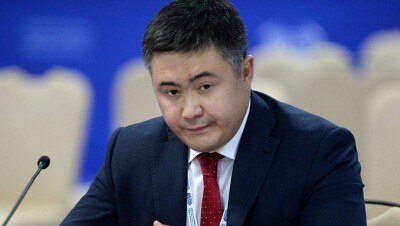 Побережём министра, чтобы до 100 дней дожил - Божко вступился за Сулейменова