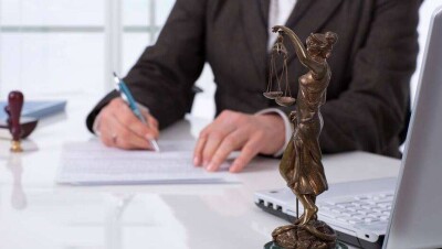 За самовольное отключение от судебного процесса участника онлайн-заседания привлекли к ответственности