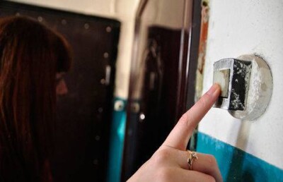 Мошенница в Астане обходит квартиры в целях наживы 