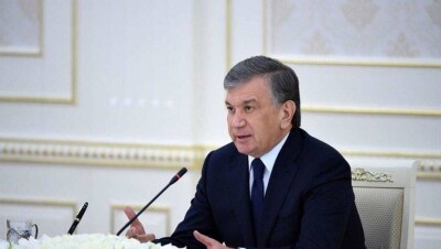 Мирзиёев сократил посевные площади хлопчатника, назвав их убыточными 