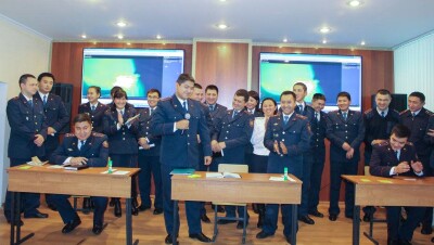 Учения: полицейские Астаны задержали "Борна" и составили рапорт на английском