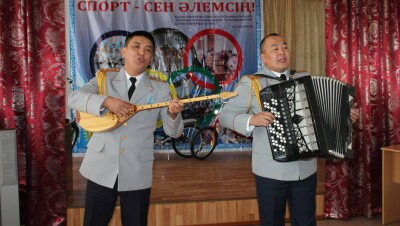 Погибший в Алматы сотрудник СОБР пел в "Полицейском квартете"
