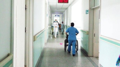 Изнасилованную в Актау шестилетнюю девочку транспортируют в Астану