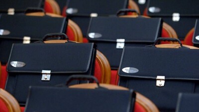 В 2017 году госрасходы на зарплаты чиновников увеличатся на 1% до 1,32 трлн тенге