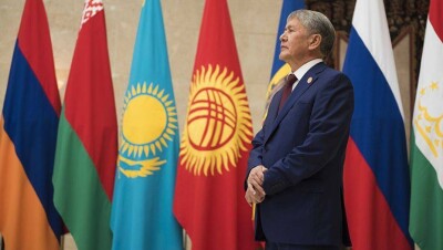 Атамбаев обвинил Казахстан в человеческих жертвах в 2010 году