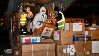 В Нур-Султан прибыл спецборт с гуманитарной помощью из Урумчи