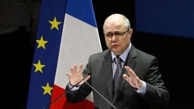 Глава МВД Франции подал в отставку из-за скандала с трудоустройством дочерей