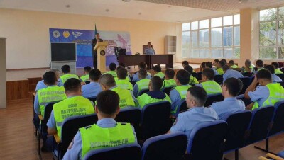 В Алматы дорожные полицейские прошли курсы по этикету