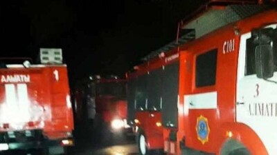 В Алматы бизнесмен едва не лишился трёх лимузинов разом