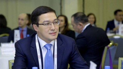 Данияр Акишев объяснил, почему тенге падает, несмотря на изменения цен на нефть