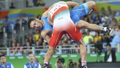 Казахстанские борцы греко-римского стиля выиграли семь медалей на чемпионате Азии