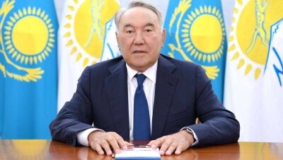 Елбасы и наследный принц Абу-Даби обсудили развитие дружественных отношений между РК и ОАЭ