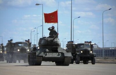 Военная техника времён Великой Отечественной войны прошла по улицам Астаны