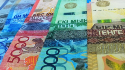 Нацвалюта на бирже укрепилась на три тенге по отношению к доллару