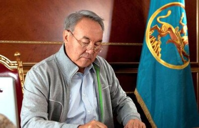 Бекболат Тлеухан назвал Нурсултана Назарбаева настоящим батыром, выросшим на драках